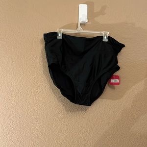 Black target women’s maternity swim suit bottoms. size XL. NWT.